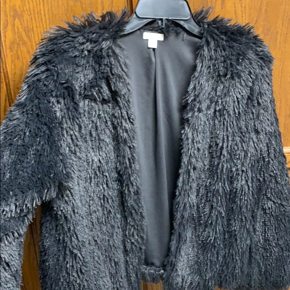 SUPER CUTE Faux Fur Balck Jacket!!